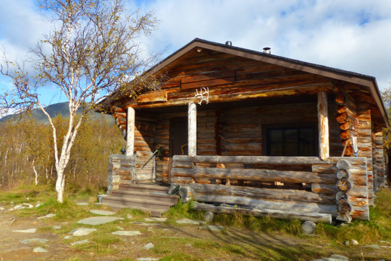 Kuohkimajärvi-Huette-hut-nordkalttleden