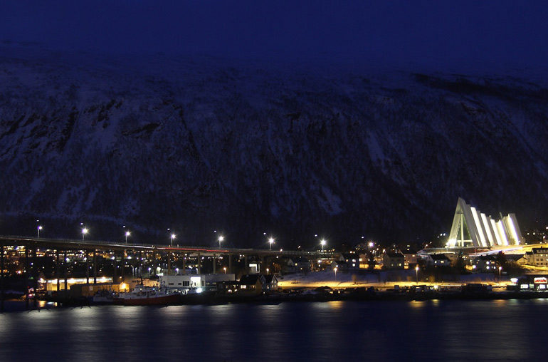 Tromso-tromsö-eismeerkathedrale-norwegen